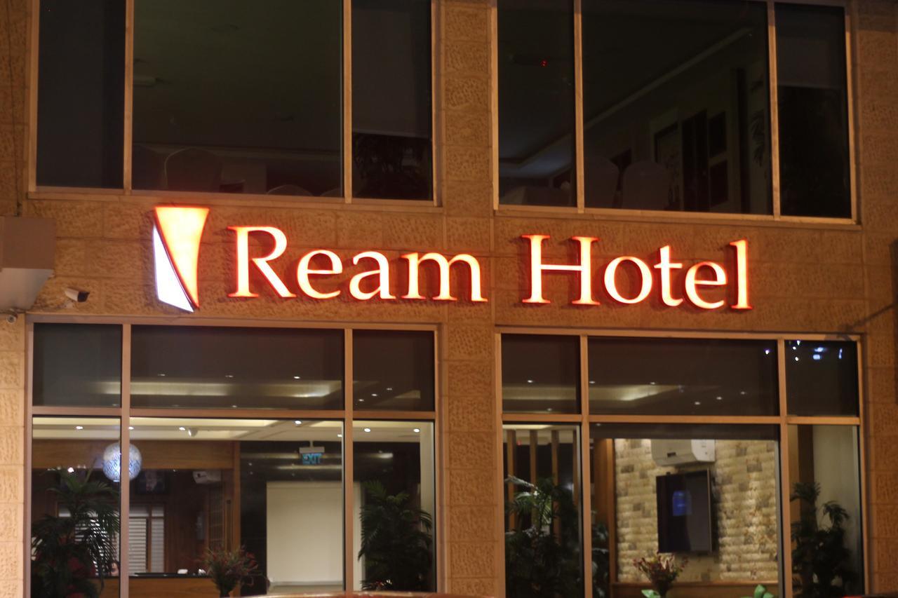 Ream Hotel Amán Exterior foto